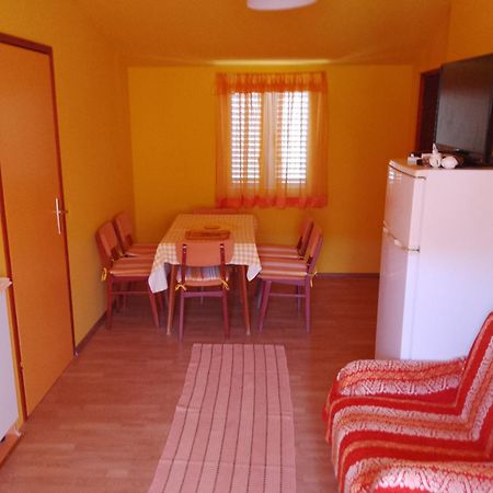 Apartments Velo Lussingrande Esterno foto